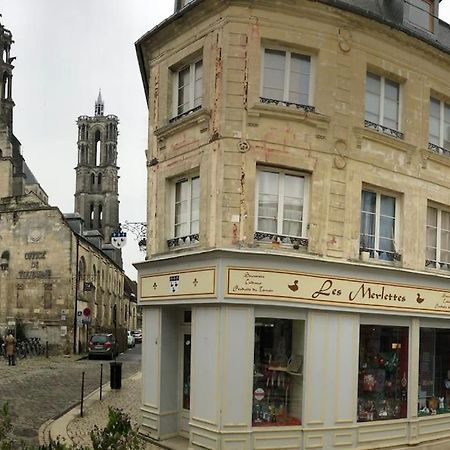 Suite De Charme Au Pied De La Cathedrale Laon Exteriör bild