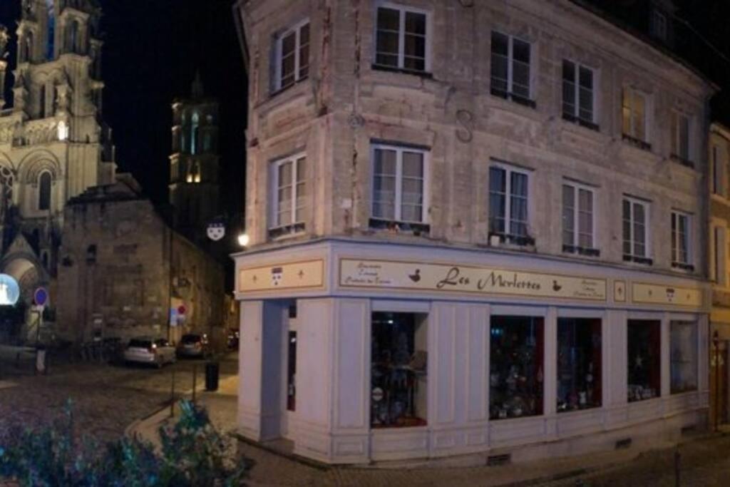 Suite De Charme Au Pied De La Cathedrale Laon Exteriör bild