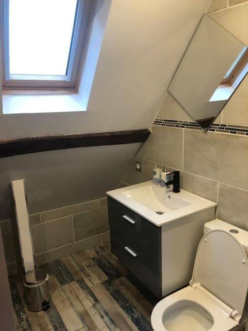Suite De Charme Au Pied De La Cathedrale Laon Exteriör bild