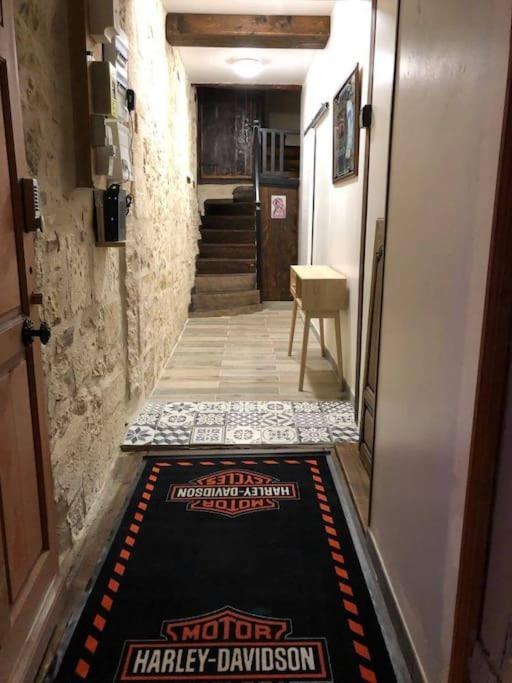 Suite De Charme Au Pied De La Cathedrale Laon Exteriör bild