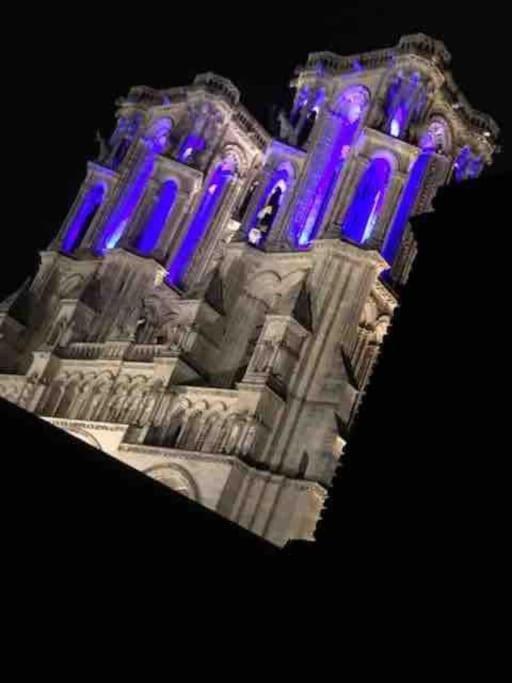 Suite De Charme Au Pied De La Cathedrale Laon Exteriör bild